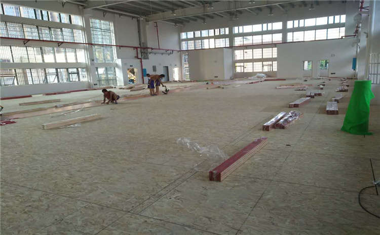 拼接板風(fēng)雨操場地板規(guī)格